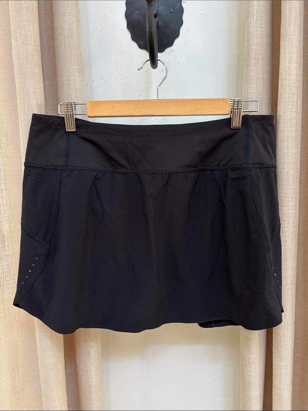 Athleta run with it 14â skort
